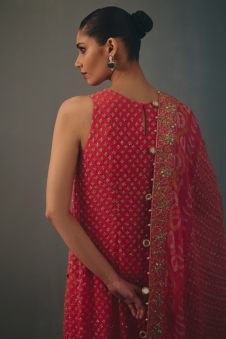 Coral Georgette Hand Embroidered Kurta Set by Arpita Mehta at Pernia's Pop Up Shop