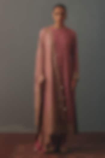 Mauve Georgette Hand Embroidered Kurta Set by Arpita Mehta at Pernia's Pop Up Shop