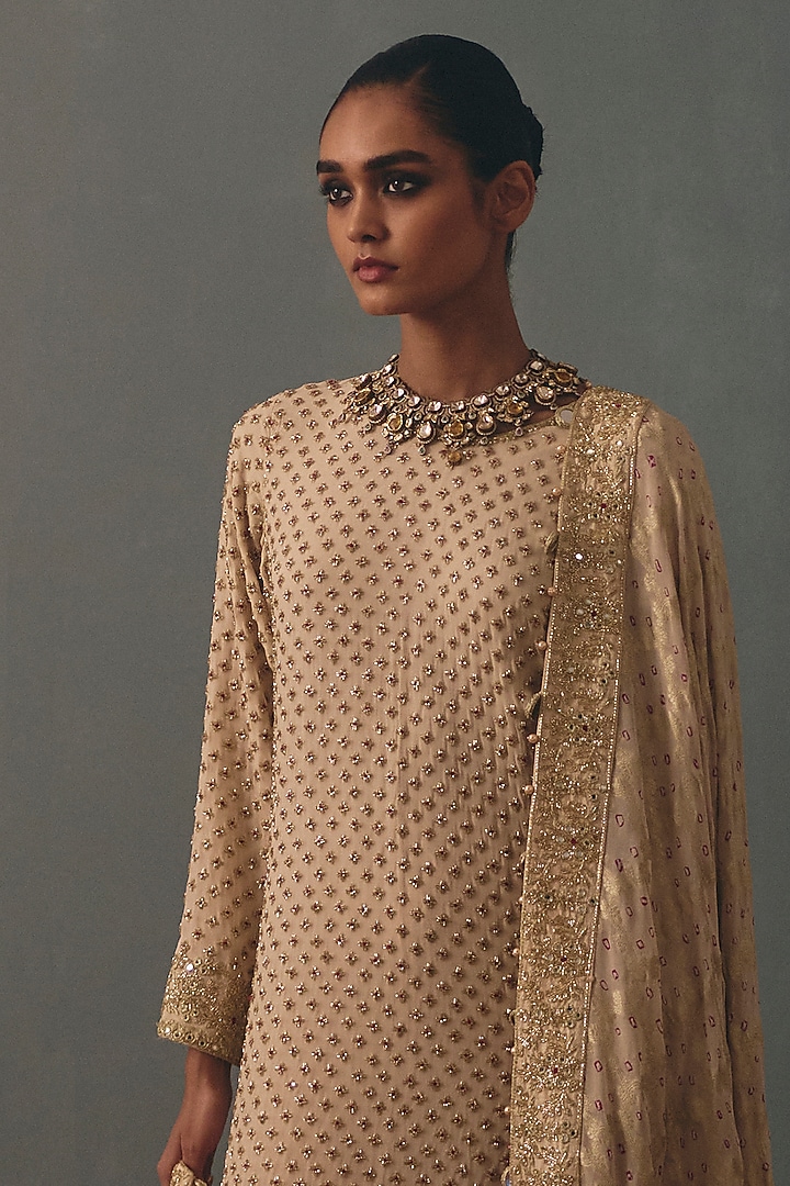 Coconut White Georgette Hand Embroidered Kurta Set by Arpita Mehta at Pernia's Pop Up Shop