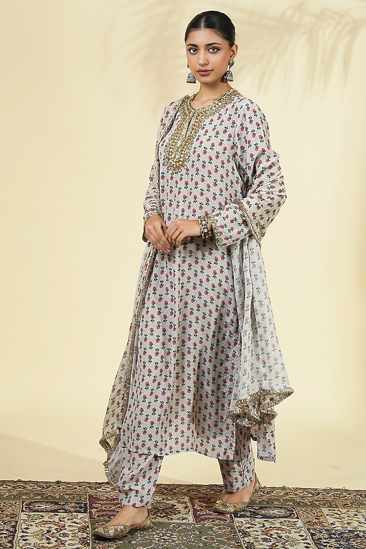 Grey Crepe Silk Rose Printed & Embroidered Kurta Set by Arpita Mehta at Pernia's Pop Up Shop
