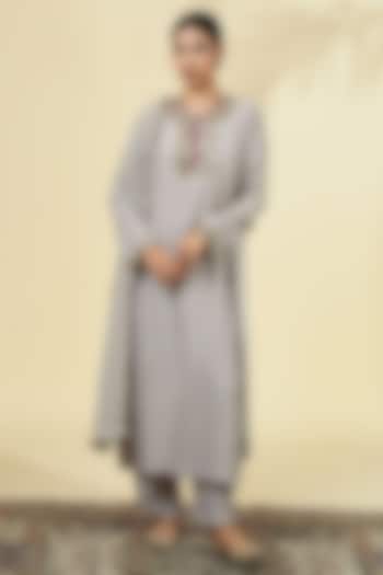 Grey Crepe Silk Rose Printed & Embroidered Kurta Set by Arpita Mehta at Pernia's Pop Up Shop