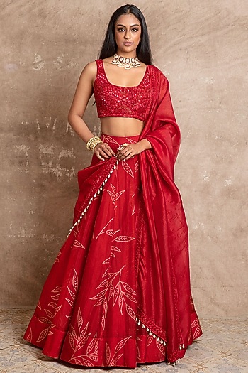 Red Hand Embroidered Wedding Lehenga Set by Arpita Mehta at Pernia's Pop Up Shop