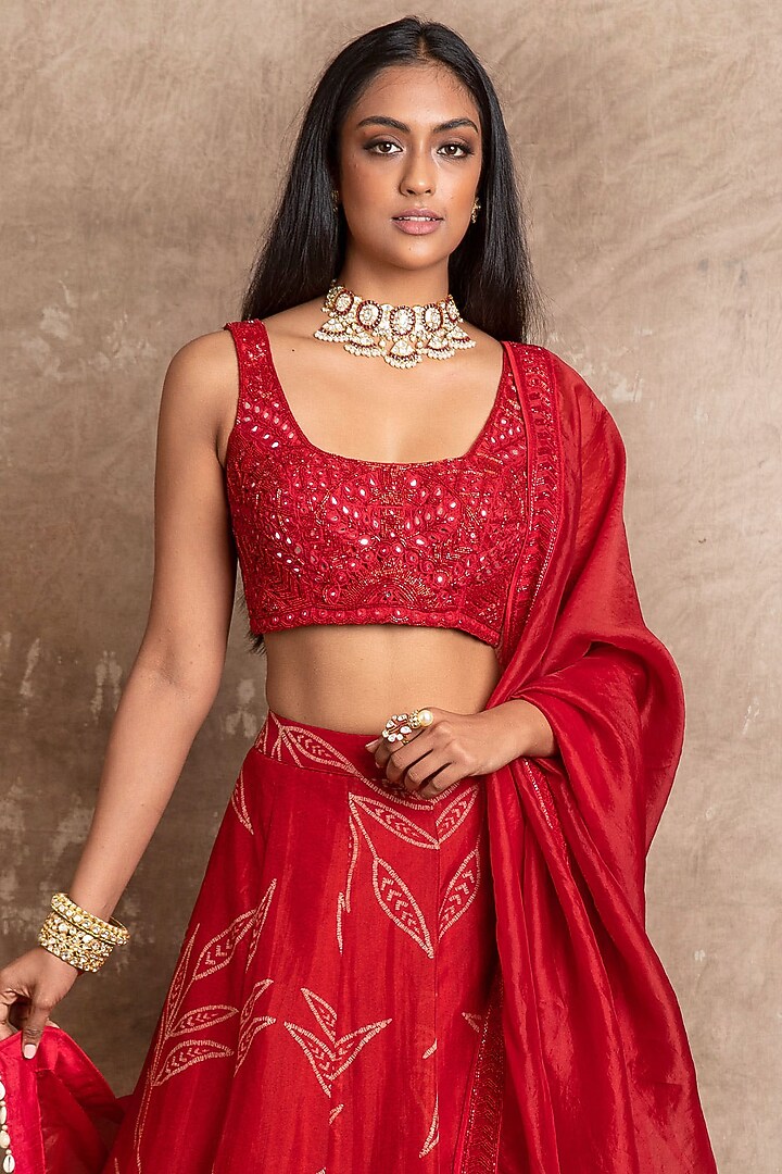 Red Hand Embroidered Wedding Lehenga Set by Arpita Mehta at Pernia's Pop Up Shop