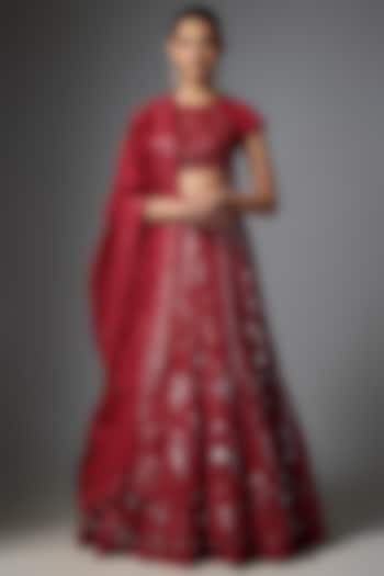 Red Organza Hand Embroidered Bridal Lehenga Set by Arpita Mehta at Pernia's Pop Up Shop