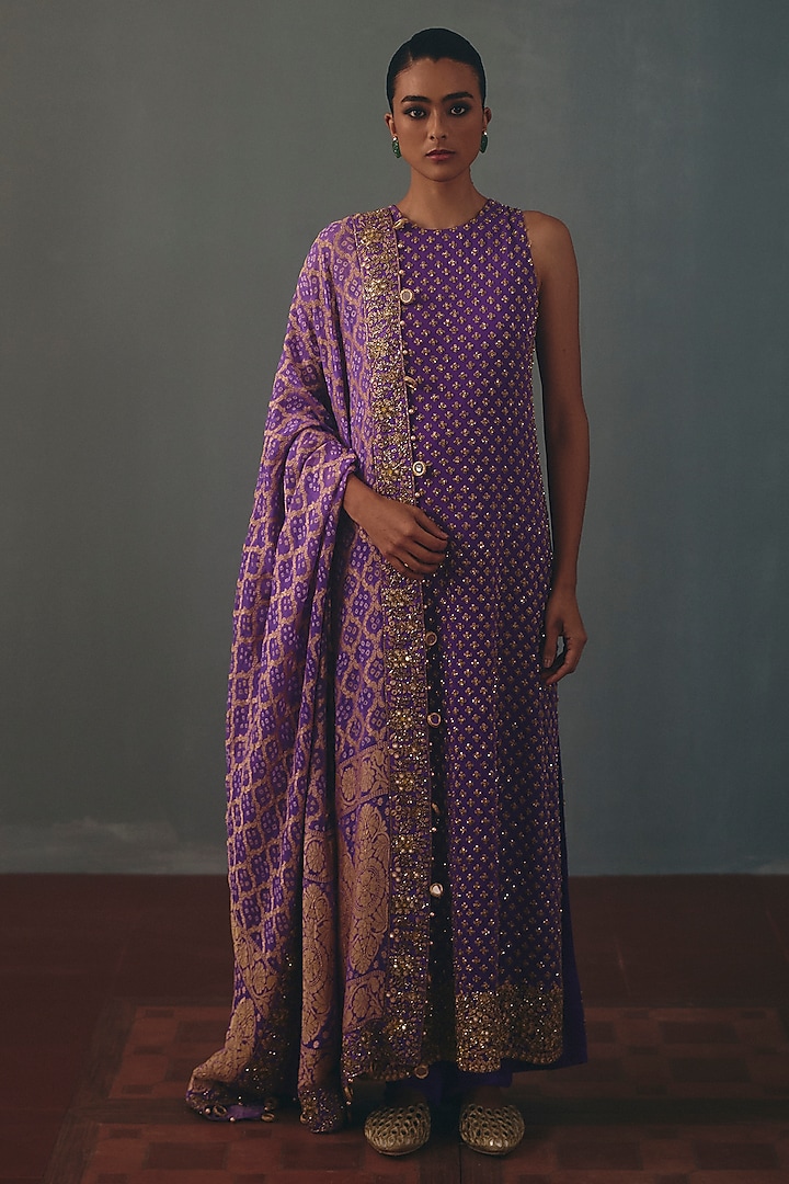 Purple Georgette Hand Embroidered Kurta Set by Arpita Mehta at Pernia's Pop Up Shop