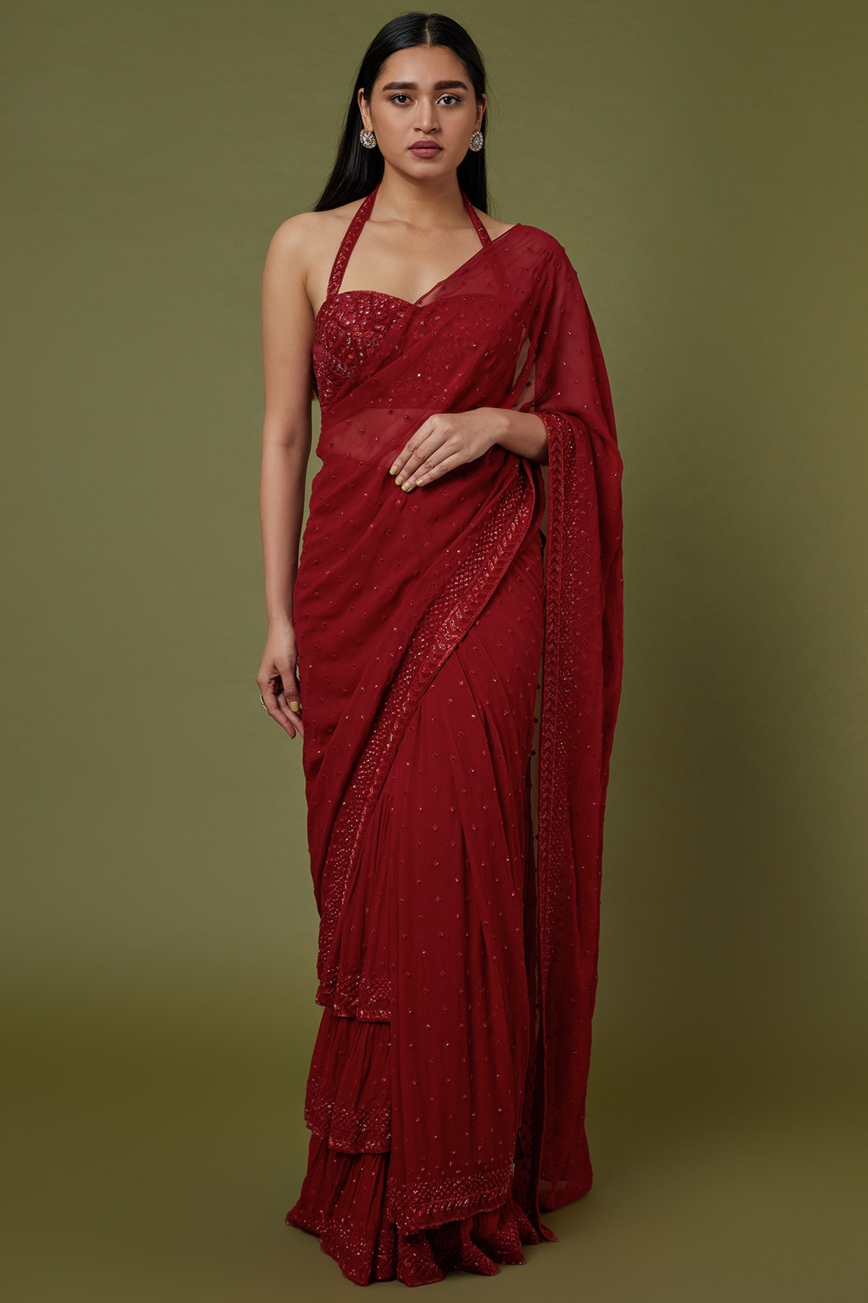 What blouse can I wear with a red plain saree? - Quora