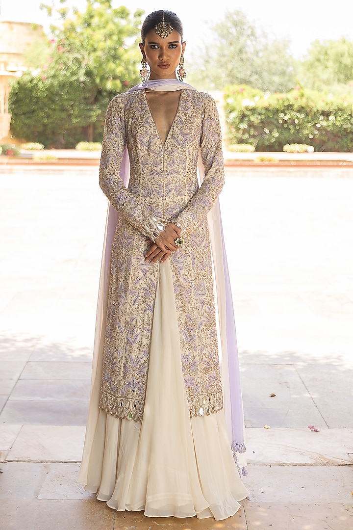 Coconut & Lavender Georgette Hand Embroidered Kurta Set by Arpita Mehta at Pernia's Pop Up Shop