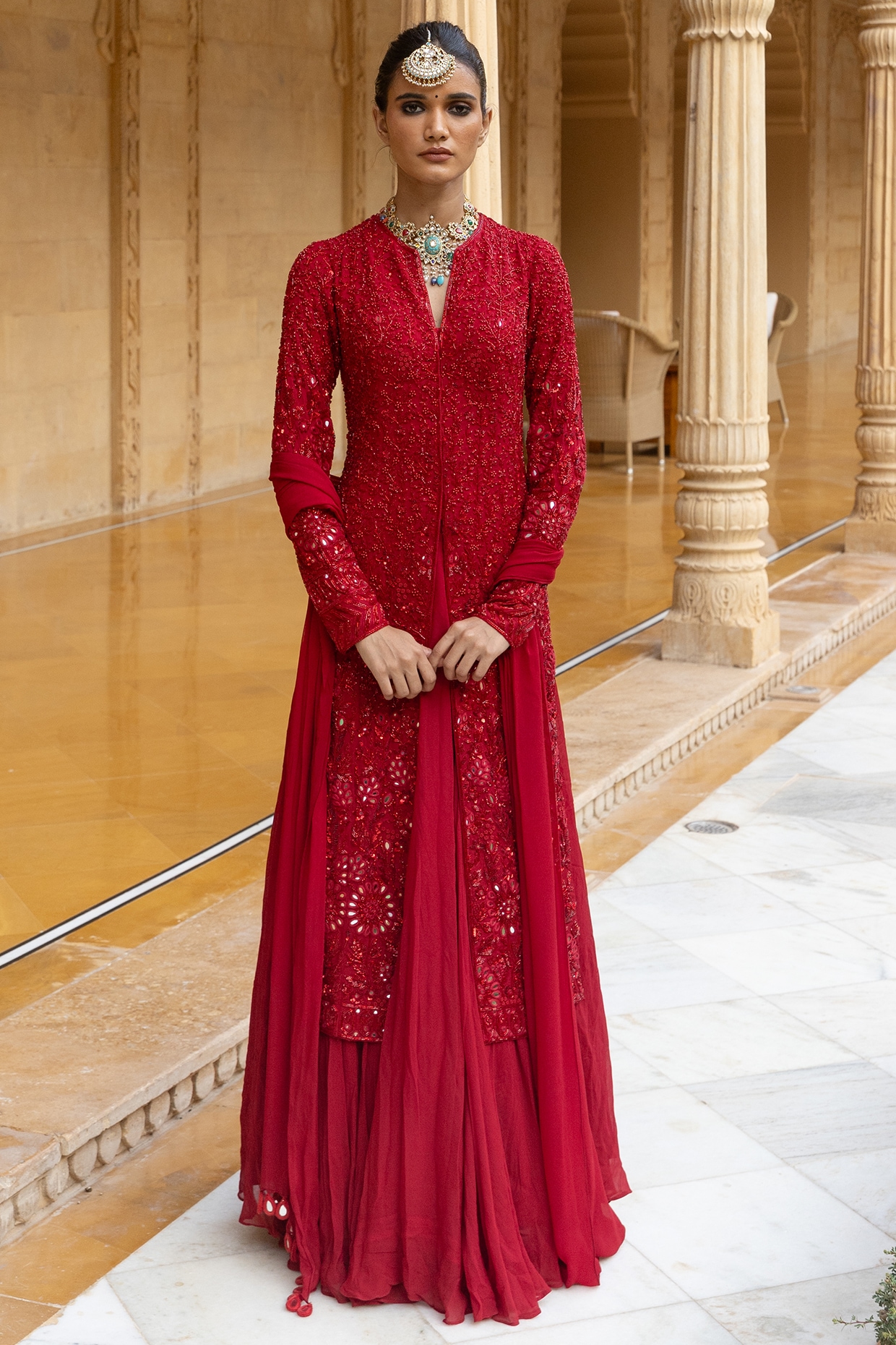 Roze Sultana Red Sleeveless Kurta with Sharara & Dupatta (Set of 3) – Nykaa  Fashion