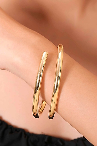Gold Finish Radiant Crossover Bangle by Arvino