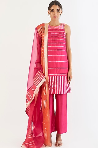 Fuchsia Handwoven Silk Kurta Set by AROHI