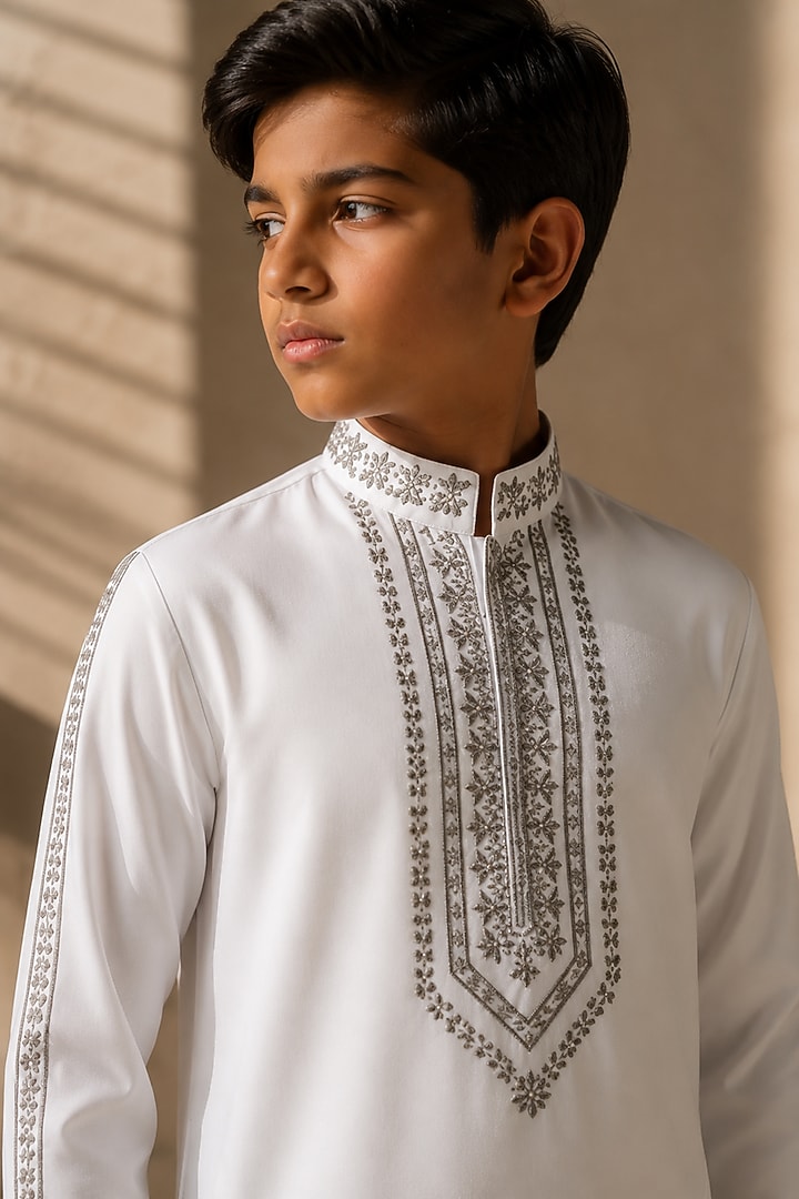 White Knit Hand Embroidered Kurta Set For Boys by Amit Arora Kids at Pernia's Pop Up Shop