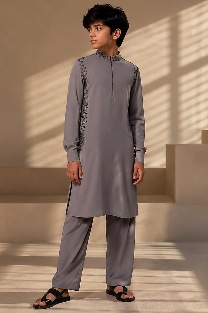 Grey Knit Kurta Set For Boys by Amit Arora Kids at Pernia's Pop Up Shop