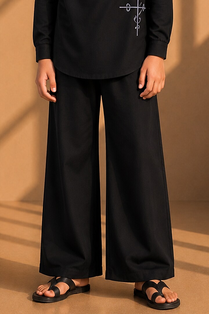 Black Crepe Thread Embroidered Co-Ord Set For Boys by Amit Arora Kids at Pernia's Pop Up Shop