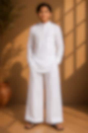 White Linen Co-Ord Set For Boys by Amit Arora Kids at Pernia's Pop Up Shop