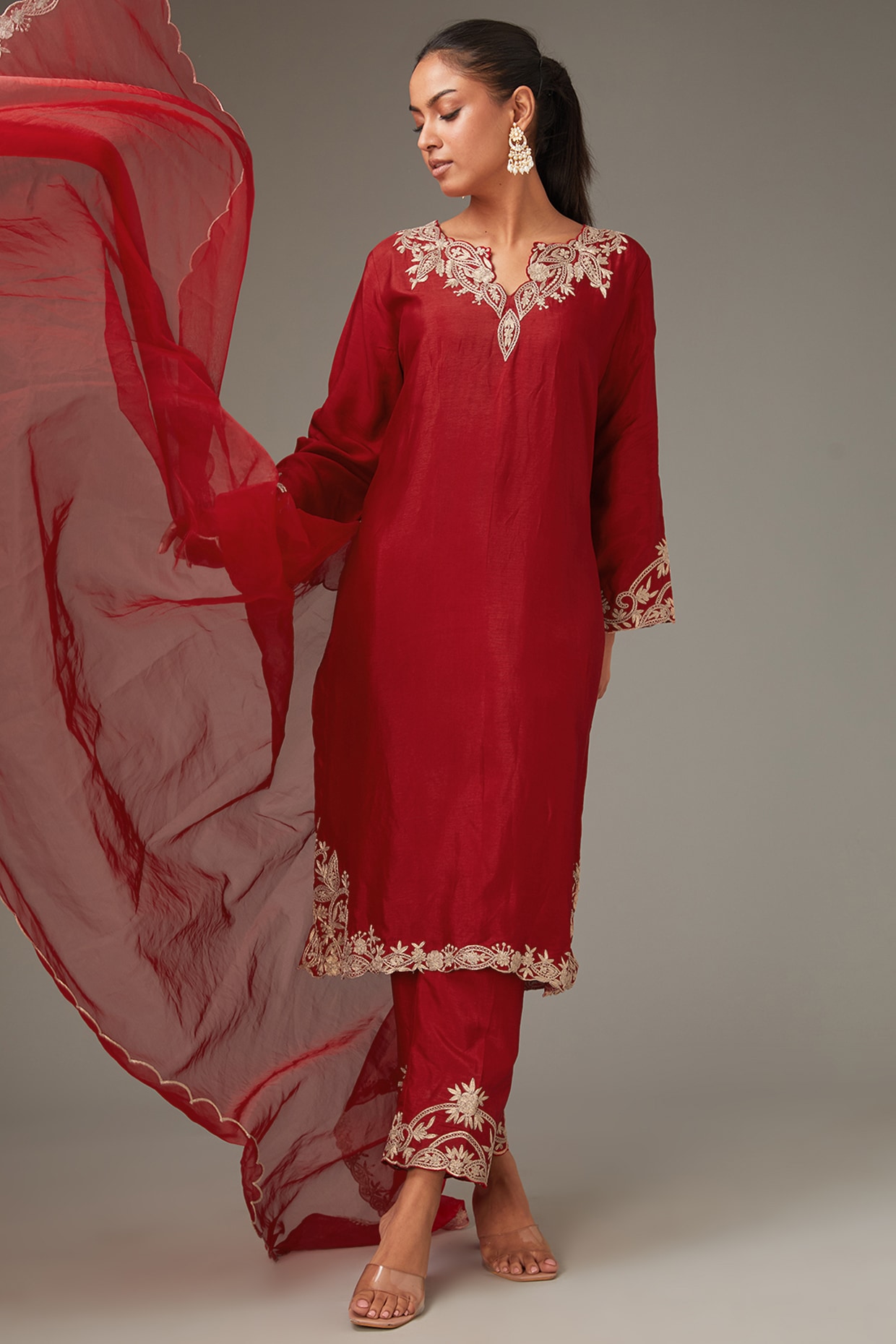 Plain suits with clearance heavy dupatta online