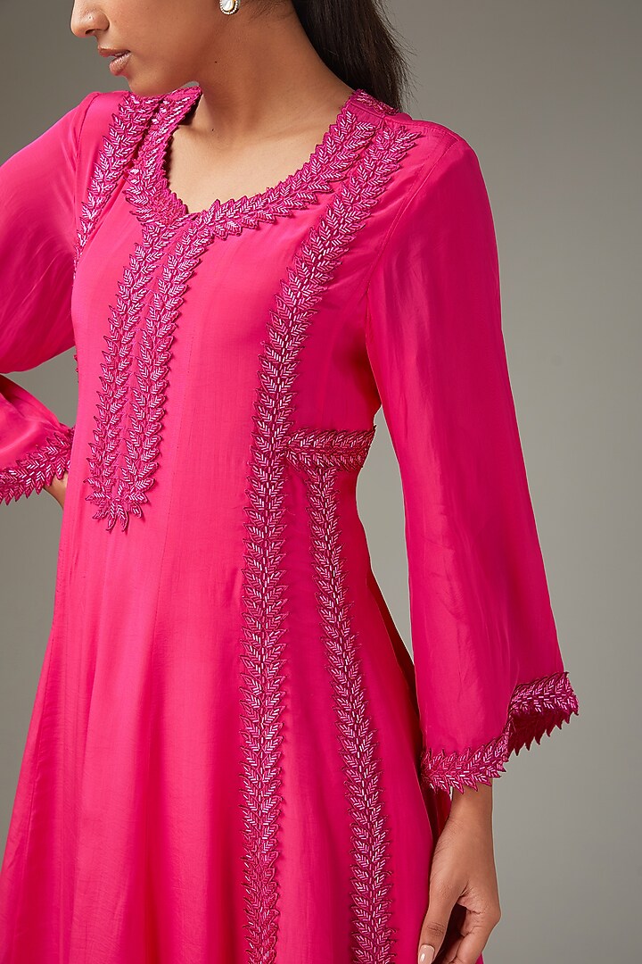Pink Pure Crepe Nalki Handwork Kurta Set by LABEL ARRV at Pernia's Pop Up Shop