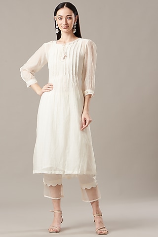 Off-White Chanderi Kurta Set by Anushka Repswal-Sewing love