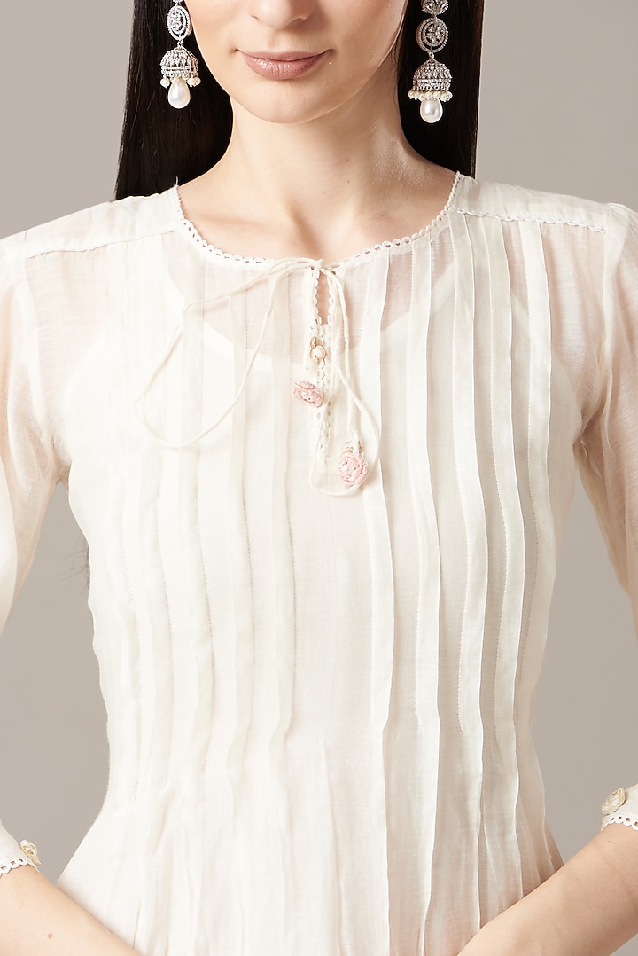 Off-White Chanderi Kurta Set by Anushka Repswal-Sewing love at Pernia's Pop Up Shop