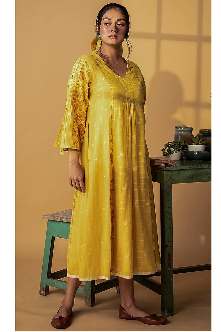 Yellow Printed Gathered Dress by ARTE-ALTER