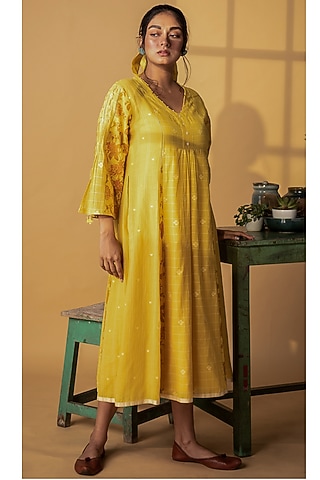 Yellow Printed Gathered Dress by ARTE-ALTER
