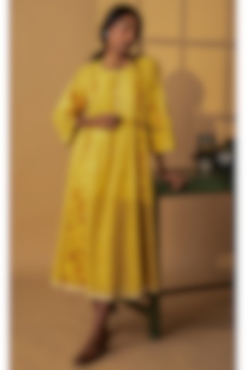 Yellow Printed Pleated Dress by ARTE-ALTER at Pernia's Pop Up Shop