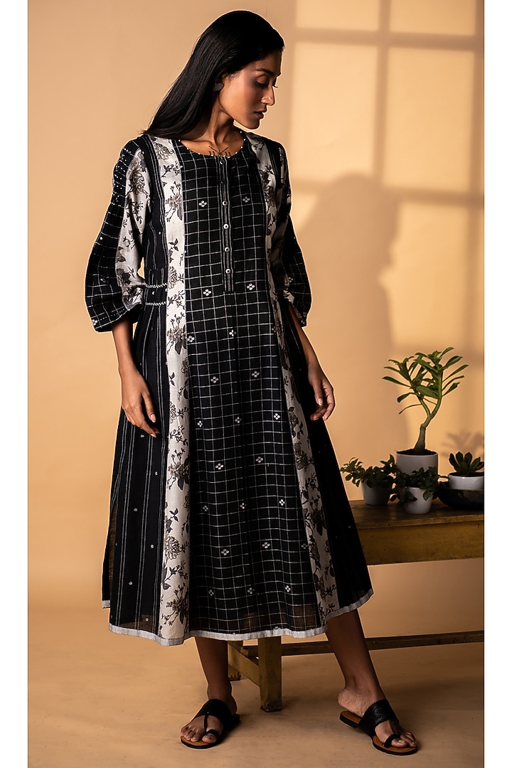 Black Handwoven Khadi Cotton Jamdani Dress Design by ARTEALTER at Pernia's Pop Up Shop 2024