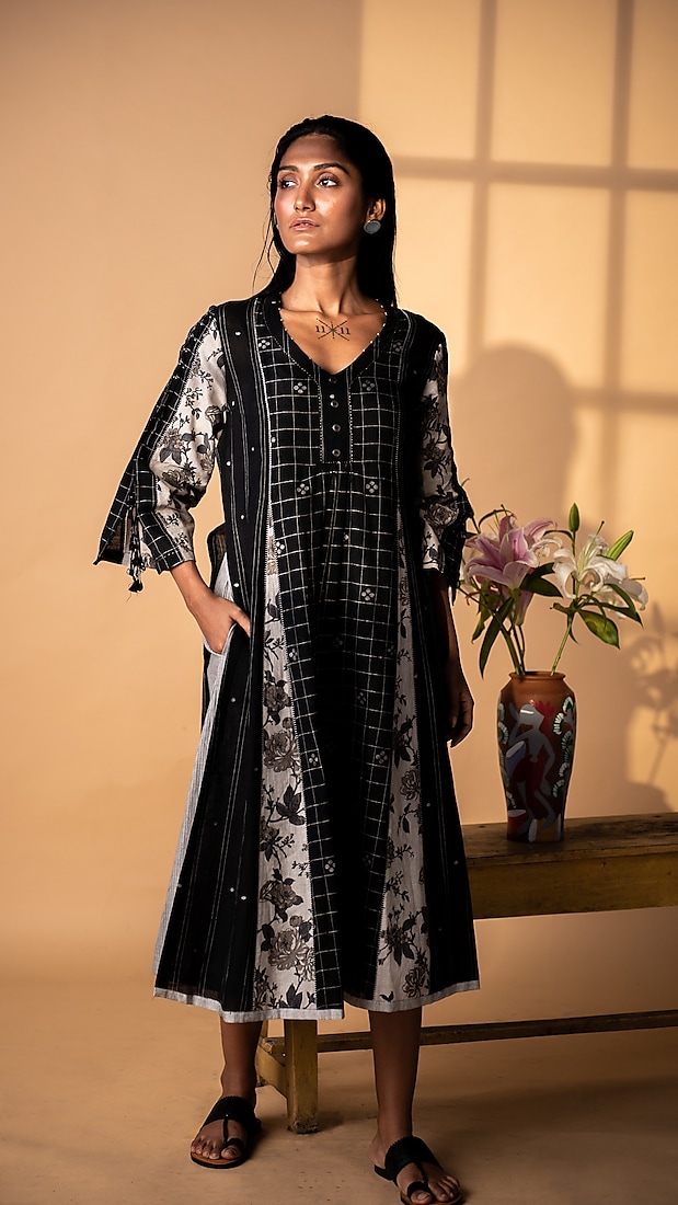 Black Printed Gathered Dress by ARTE-ALTER