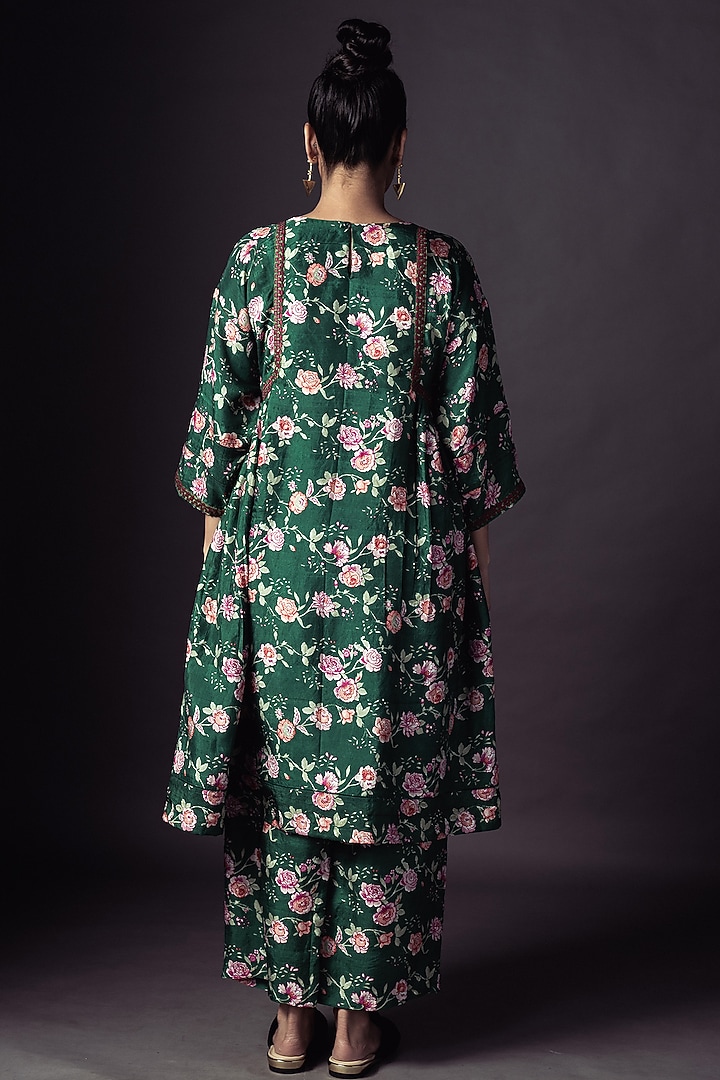 Emerald Green Printed Kurta Set by ARTE-ALTER at Pernia's Pop Up Shop