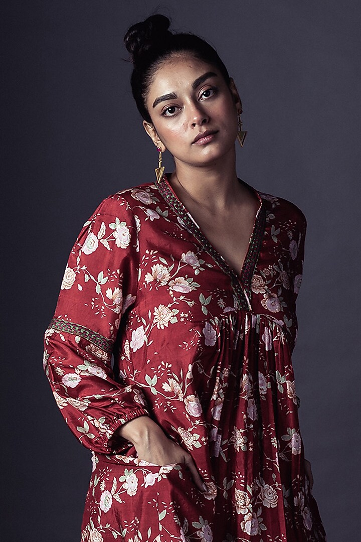 Red Printed Kurta Set by ARTE-ALTER at Pernia's Pop Up Shop