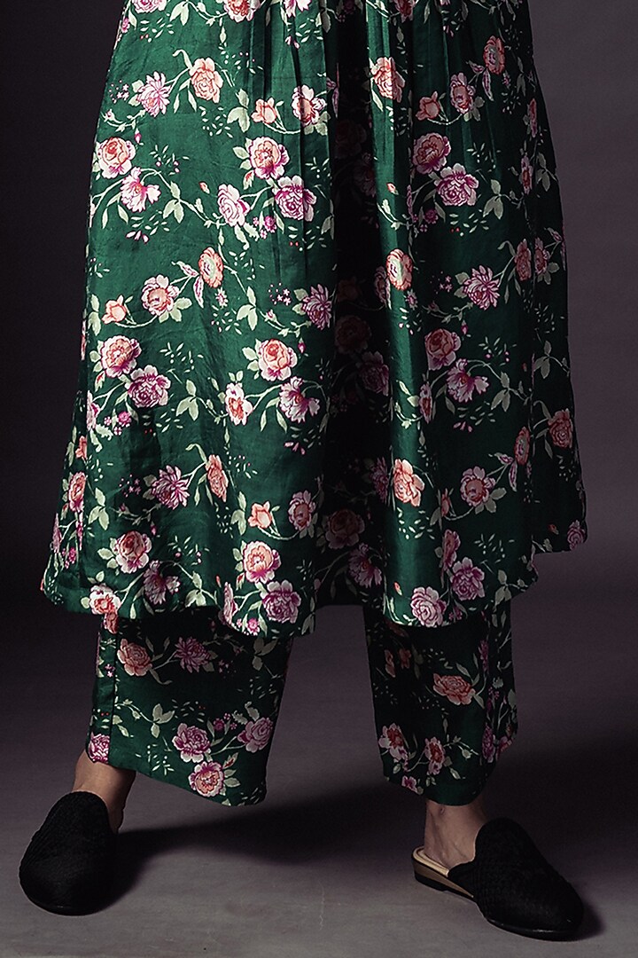 Emerald Green Hand Printed Kurta Set by ARTE-ALTER at Pernia's Pop Up Shop