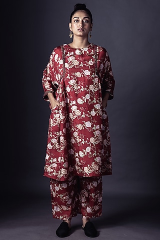 Maroon Printed Kurta Set by ARTE-ALTER