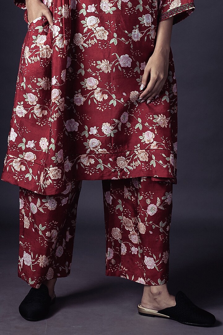Maroon Printed Kurta Set by ARTE-ALTER at Pernia's Pop Up Shop