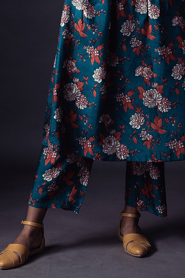 Teal Blue Printed Kurta Set by ARTE-ALTER at Pernia's Pop Up Shop