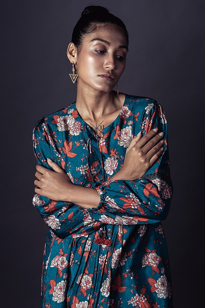Teal Blue Printed Kurta Set by ARTE-ALTER at Pernia's Pop Up Shop