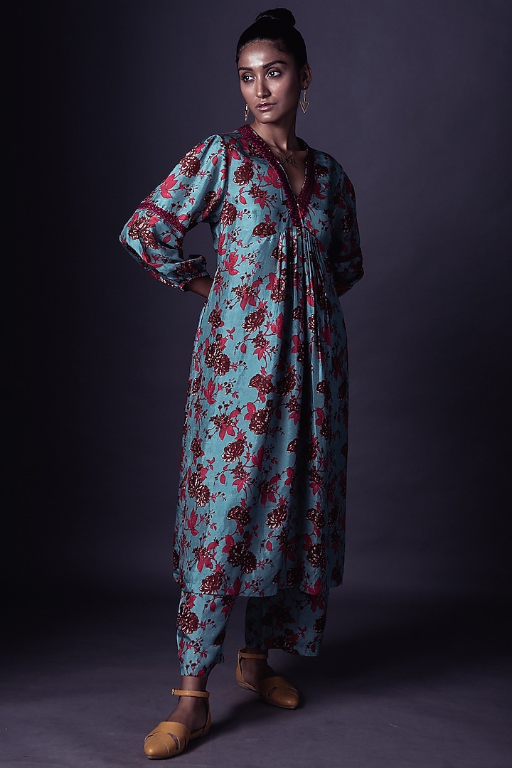 Aqua Hand Printed Kurta Set by ARTE-ALTER at Pernia's Pop Up Shop