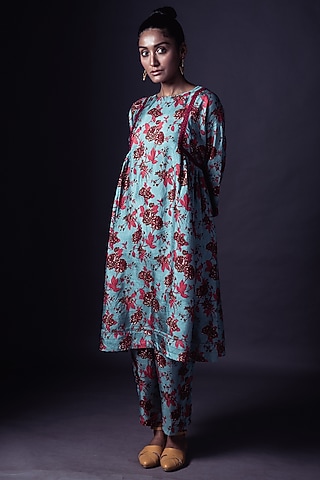 Aqua Embroidered Kurta Set by ARTE-ALTER