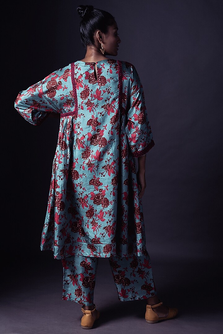 Aqua Embroidered Kurta Set by ARTE-ALTER at Pernia's Pop Up Shop