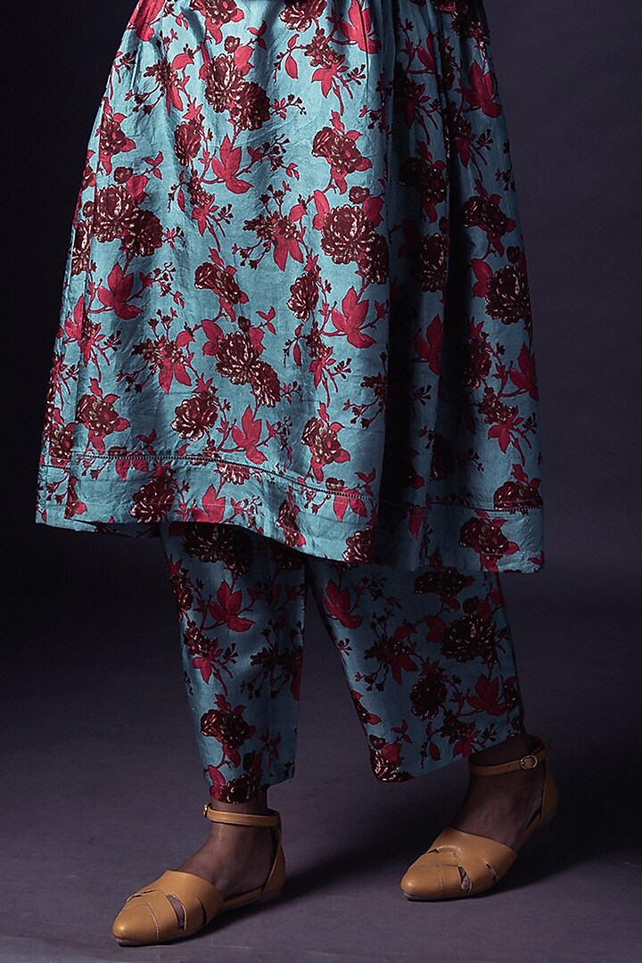 Aqua Embroidered Kurta Set by ARTE-ALTER at Pernia's Pop Up Shop