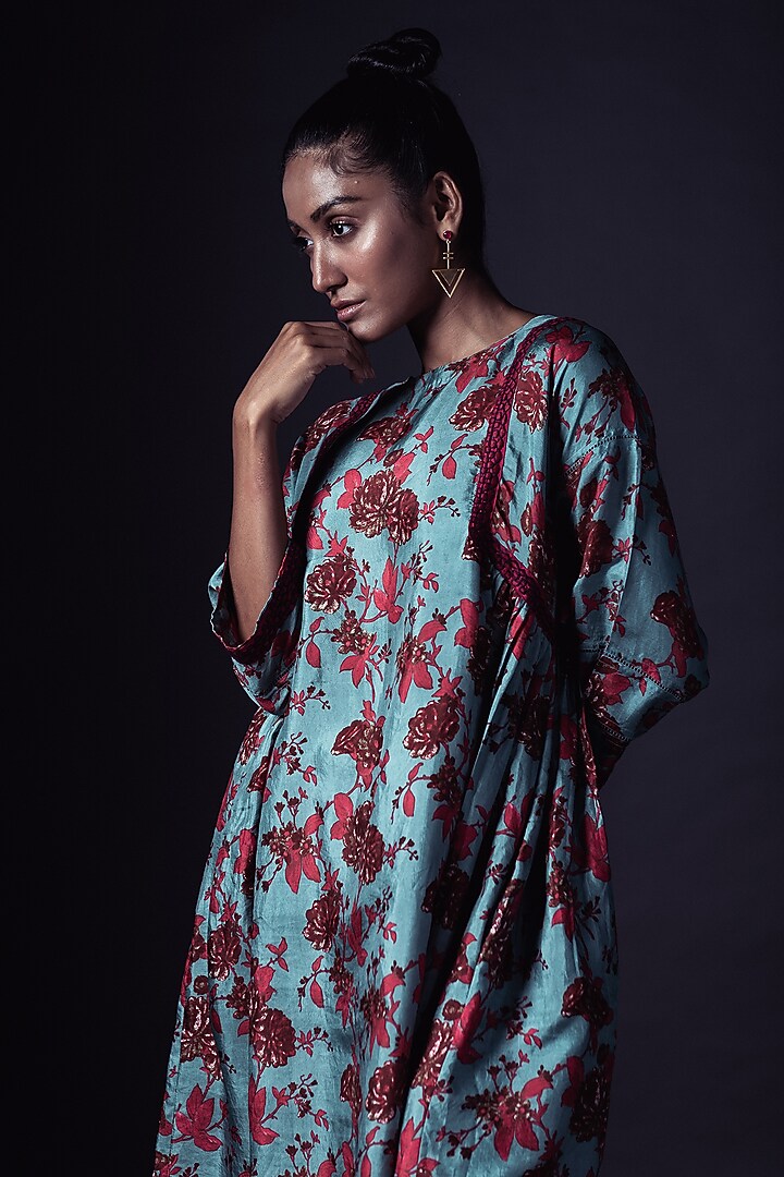 Aqua Embroidered Kurta Set by ARTE-ALTER at Pernia's Pop Up Shop