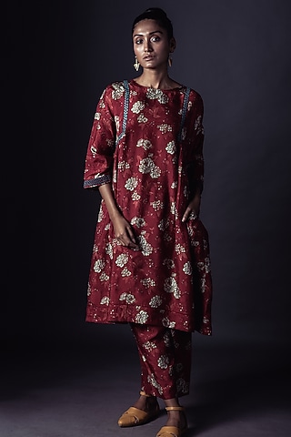 Deep Red Embroidered Kurta Set by ARTE-ALTER