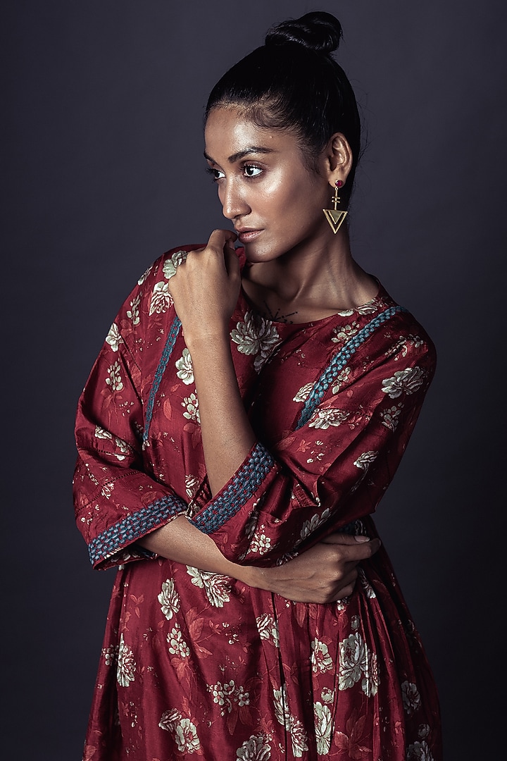 Deep Red Embroidered Kurta Set by ARTE-ALTER at Pernia's Pop Up Shop