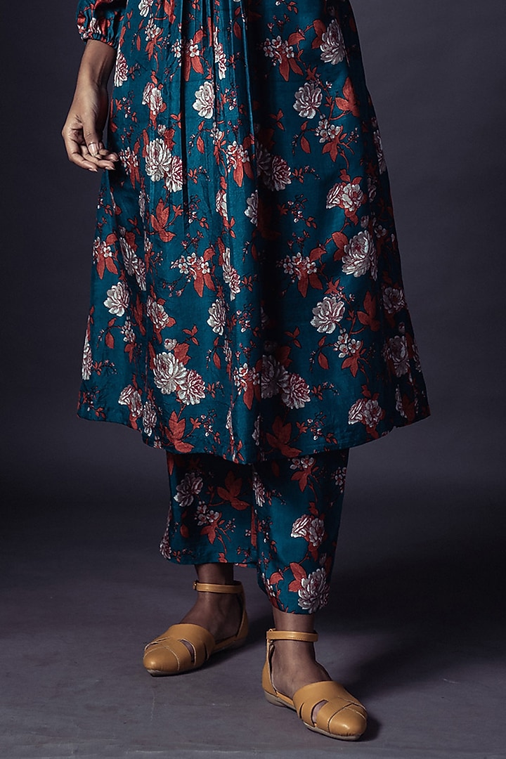 Teal Blue Hand Printed Kurta Set by ARTE-ALTER at Pernia's Pop Up Shop