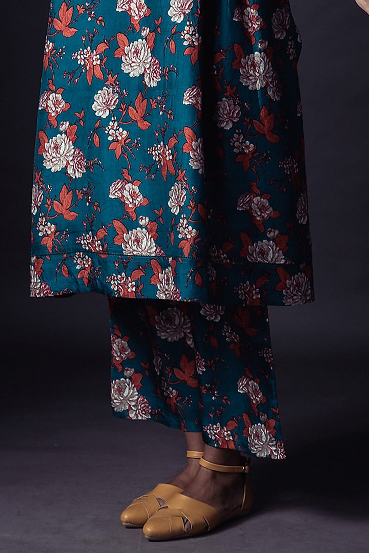 Turquoise Printed Kurta Set by ARTE-ALTER at Pernia's Pop Up Shop