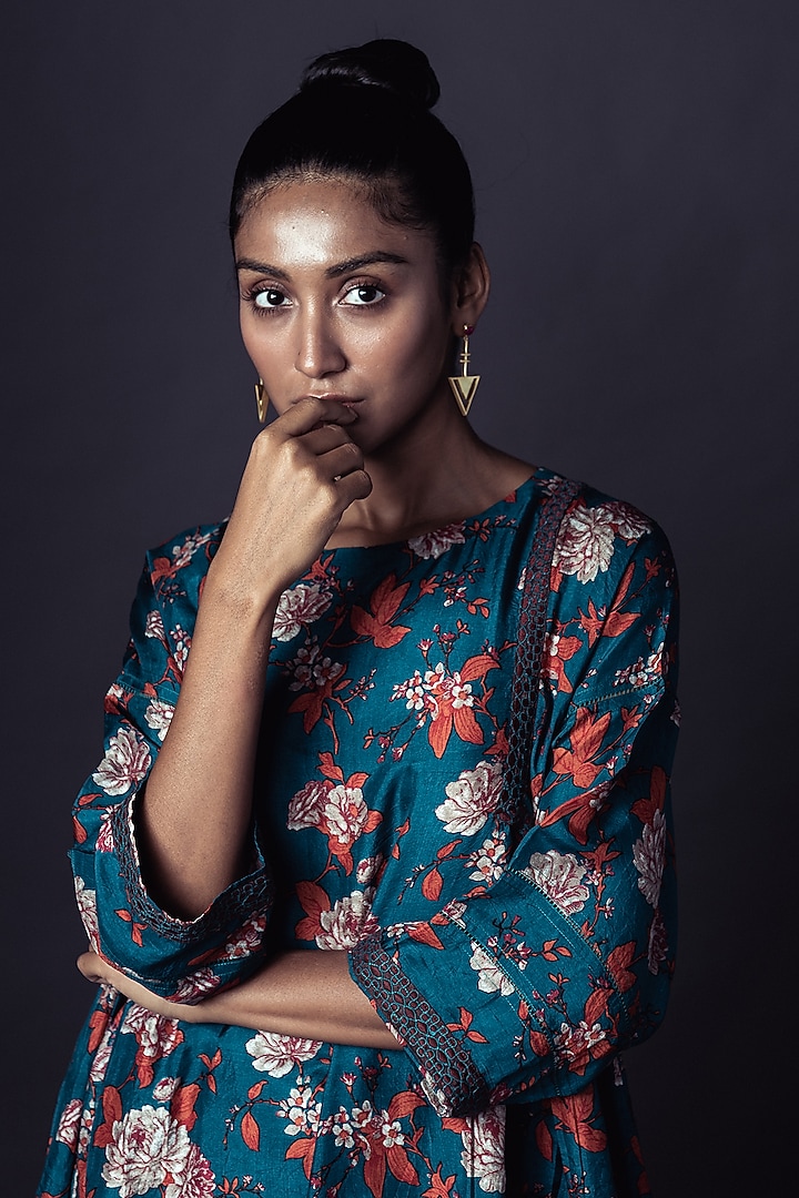 Turquoise Printed Kurta Set by ARTE-ALTER at Pernia's Pop Up Shop