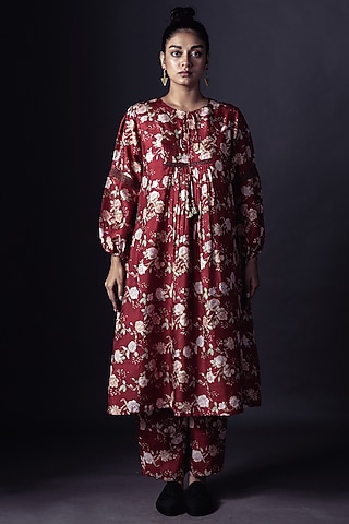 Red Hand Printed Kurta Set by ARTE-ALTER