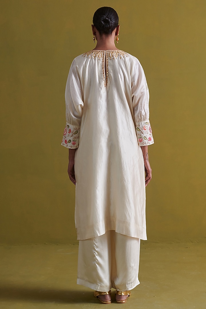 Ivory Kora Silk Dabka Work Kurta Set by aarti Sethia at Pernia's Pop Up Shop