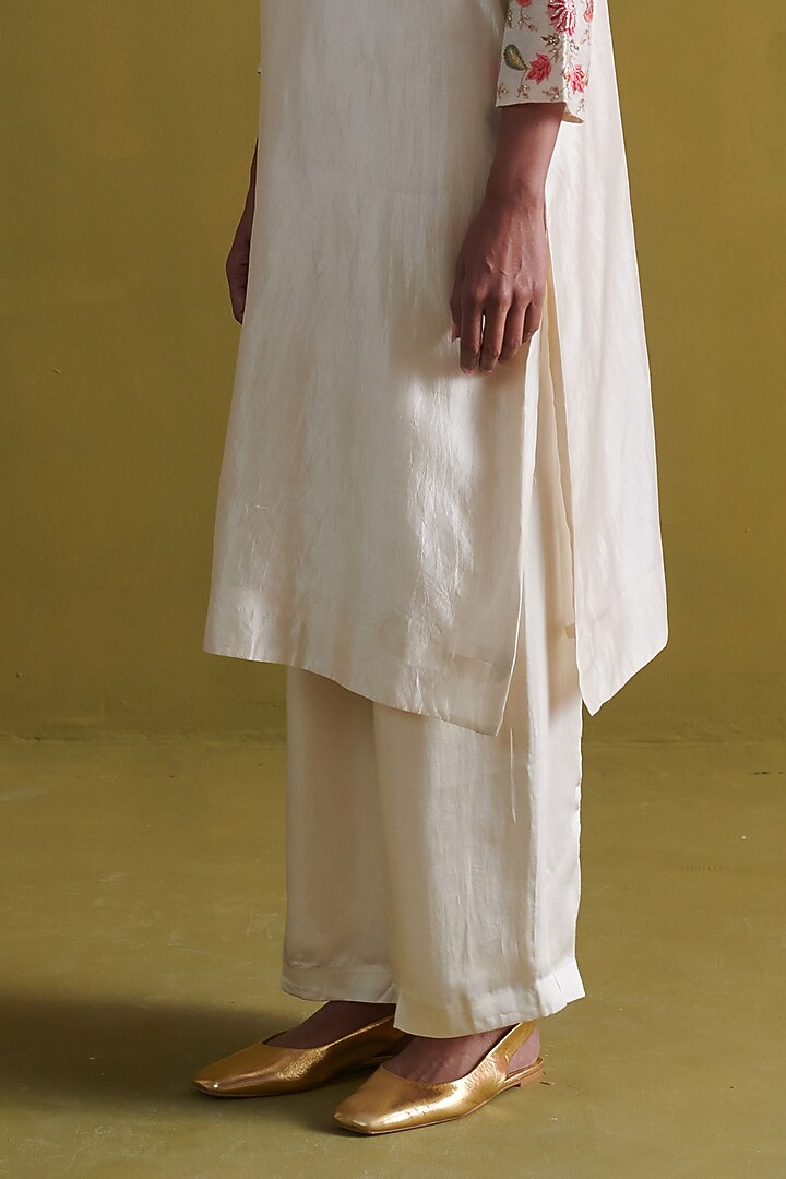 Ivory Kora Silk Dabka Work Kurta Set by aarti Sethia at Pernia's Pop Up Shop