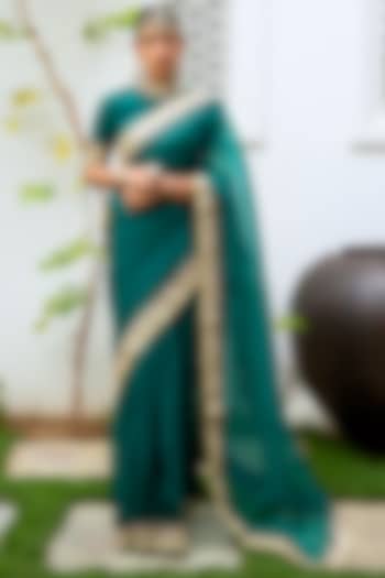 Emerald Green Hand Embroidered Wedding Saree Set by aarti Sethia at Pernia's Pop Up Shop