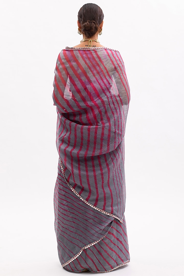 Grey & Crimson Leheriya Wedding Saree Set by aarti Sethia at Pernia's Pop Up Shop