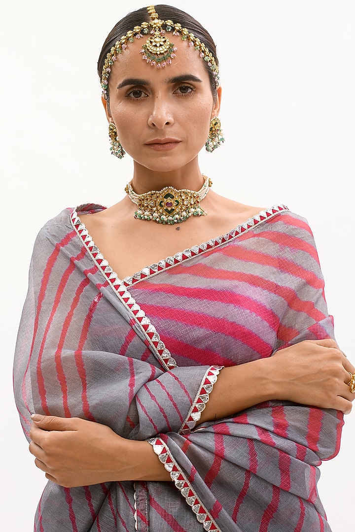 Grey & Crimson Leheriya Wedding Saree Set by aarti Sethia at Pernia's Pop Up Shop